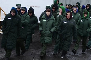 Женщин-заключённых в России задумали переодеть в менее депрессивную тюремную робу
