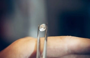 Британия c 1 января вводит запрет на импорт алмазов из России