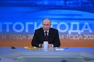 Путин: Мешая России использовать доллар и евро, Запад стреляет себе в ногу