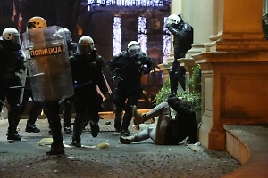 Историк расписал незавидную участь Сербии в случае успеха прозападной оппозиции