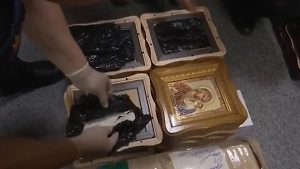 ФСБ показала начинённые гексогеном иконы, перехваченные в Псковской области