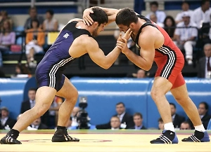 Российские борцы вызвались поехать на ОИ-2024 за медалями для сильнейшей державы