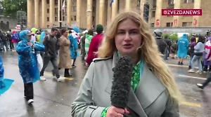 В Тбилиси агрессивные протестующие напали на российскую журналистку
