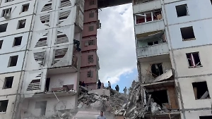 Момент попадания снаряда ВСУ в многоэтажку в Белгороде попал на видео