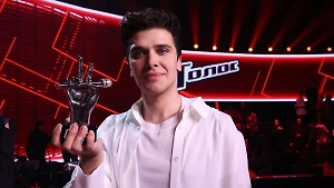 Красавчик нарасхват: почему в Сети не утихает ярость зрителей шоу "Голос" 

