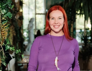 "Сезонная распродажа", "ликвидация товара", "только сегодня скидка 50%", "этих синих джинсов осталось ровно три штуки — успейте купить прямо сейчас" — прочитали это, и вы уже на крючке. Ограничение может быть по количеству остатков, срокам продажи и многим другим причинам. Также из уловок — закрытая распродажа для постоянных клиентов, персональная скидка на новую коллекцию и "ночью дешевле".