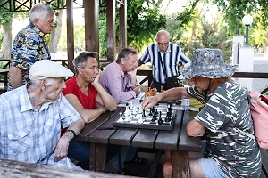 Пенсии повысят: кому сделают внеочередную прибавку и сколько она составит