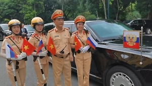 Aurus Путина вызвал восторг во Вьетнаме