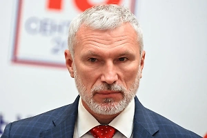 Думаю, вряд ли кто-то сомневается, что убийство генерала Кириллова спланировано и осуществлено украинскими спецслужбами. Они ведь этим гордятся, причём, что самое ужасное, — террор поощряют на Западе, обозреватель немецкого «Бильд» Рёпке пишет о «справедливом возмездии». В Киеве, чтобы усилить пропагандистский эффект, видимо, зная, на какое время назначен взрыв, накануне объявили Кириллову пидозру, то есть обвинение. 