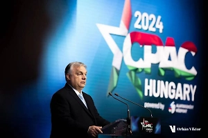 Орбан назвал безответственной растущую роль НАТО в конфликте на Украине