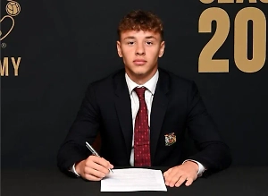 "Манчестер Юнайтед" подписал 16-летнего футболиста из Дагестана Амира Ибрагимова