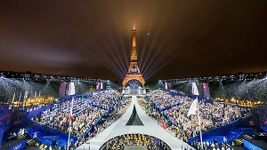 Тарасову восхитило открытие Олимпиады с голым "смурфиком" и трансвеститами