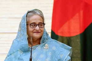 Бежавшая в Индию экс-премьер Бангладеш обвинила в своей отставке США