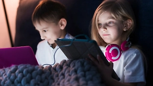 Невролог рассказала о вреде гаджетов для детей