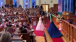 Необычный дуэт открыл Евразийский женский форум