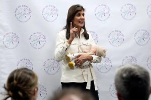 Один из соперников Трампа усомнился в его психическом здоровье, сравнив того с Байденом