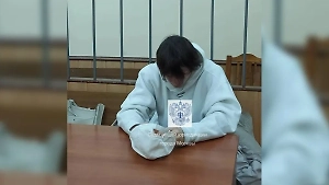 Сидящий под арестом самый голый участник вечеринки Ивлеевой получил повестку в военкомат