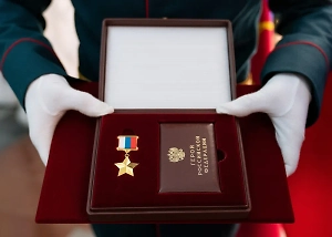 «Позорище!»: Депутат высказал Life.ru мнение о продаже фальшивых госнаград на маркетплейсах