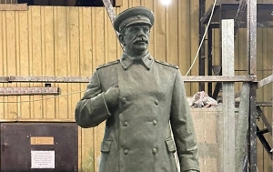 Жители Вологды убедили губернатора поставить памятник Сталину