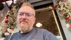 «‎Не был там 6-7 лет»: Милонов не поверил обзору Life.ru о «‎депутатских» ценах в столовой ГД