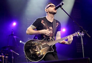 Концерт группы «Звери» в Твери отменили из-за «неоднозначной позиции артиста» 