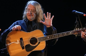 Скандал вокруг памятника Александру Градскому: сын требует замены