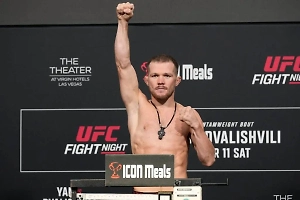 Пётр Ян усмирил бразильского «Бога войны» на турнире UFC в Макао