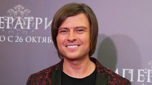 Стилист перечислила ошибки в образах «экстравагантного фрика» Прохора Шаляпина