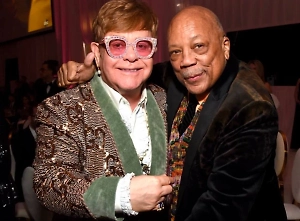 Элтон Джон признался, что не может закончить новый альбом из-за слепоты