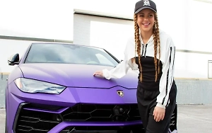 Шакира разыгрывает среди фанатов авто, купленное после разрыва с Жераром Пике