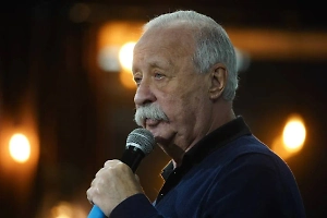 Леонид Якубович отказался сбривать усы за десять миллионов рублей