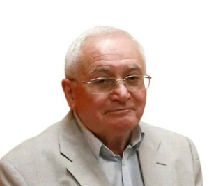 Они ведь, по сути дела, пытаются утвердить, что России это пресловутое перемирие нужно так же, как Украине. В то время, как мы подчёркиваем, нам не нужно перемирие, нам нужны переговоры о мире на тех условиях, которые мы сформулировали перед началом СВО. <...> Но если мирным не выходит, мы военным путём добьёмся тех целей, которые мы поставили.