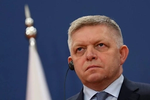 «Не надо приказов!» Фицо заткнул ЕС после запрета на поездку в Москву 9 Мая