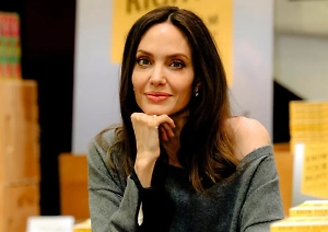 Дочь Анджелины Джоли заподозрили в алкоголизме после появления на публике