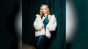 Юлия Пересильд поразила публику откровенным образом на премьере нового фильма