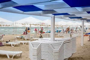 Выжидательная позиция: Разлив нефти не отвадил российских туристов от отдыха в Анапе