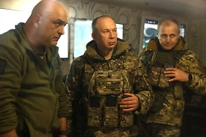 Соседка раскрыла детали уникального разговора Сырского с родителями