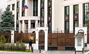 "Огнеметатель" поджёг здание Посольства РФ в Кишинёве, но никак не повлиял на голосование