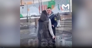 Курсант может потерять зрение после нападения пьяных школьниц с перцовкой в Бору