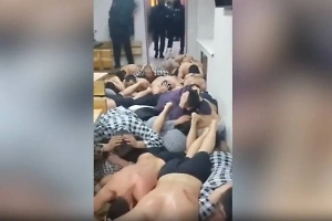 Появилось видео задержания полуголых киргизов в одной из бань Москвы
