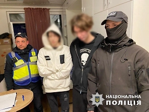 В Киеве задержали молодых людей за российскую музыку и заставили извиняться