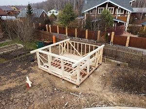 Адвокат объяснил дачникам, что нельзя делать у забора