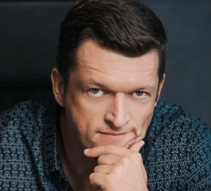 С высокой долей вероятности ограничение коснётся тех брендов, по которым уже налажено либо собственное производство, либо надёжный канал поставок из дружественных стран. Например, это может затронуть менее универсальные модели ноутбуков и периферии от Dell и HP, особенно в корпоративном сегменте, где уже существуют российские или азиатские альтернативы.