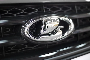 «АвтоВАЗ» покажет на ПМЭФ первый кроссовер Lada и секретную новинку
