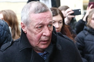 Сосед Ефремова по колонии рассказал о проблемах актёра за решёткой