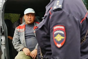 Медведев: При проверке знания мигрантами русского языка выявлены злоупотребления