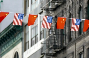 Два болида: В Британии делают ставки на исход торговой войны Си Цзиньпина и Трампа