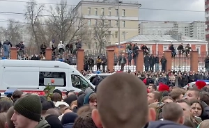 «Где пиво и наркотики, там нет молитвы»: Священник осудил фанатский шабаш на прощании с Пашей Техником