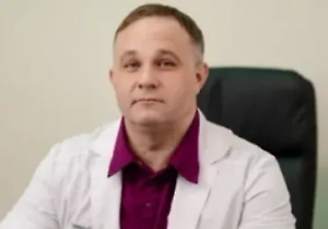 Он очень сильно поменялся, у него странное поведение, странная одежда, он плохо выглядит для своего возраста. И мы понимаем, что у него эта история очень давняя, начиная с вечеринок P. Diddy, где, собственно, всех этих несовершеннолетних накачивали наркотиками.