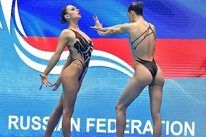 Синхронистки с Украины отказались фотографироваться с россиянками на Кубке мира